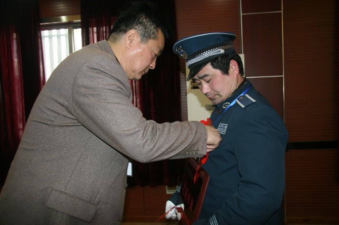 ���ձ�����˾-��ȕ�(hu��)�h-��˾�I(l��ng)��(d��o)�郞(y��u)��T���C��(ji��ng)